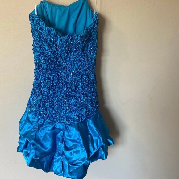 Brand new short strapless dress - Picture 2 of 2